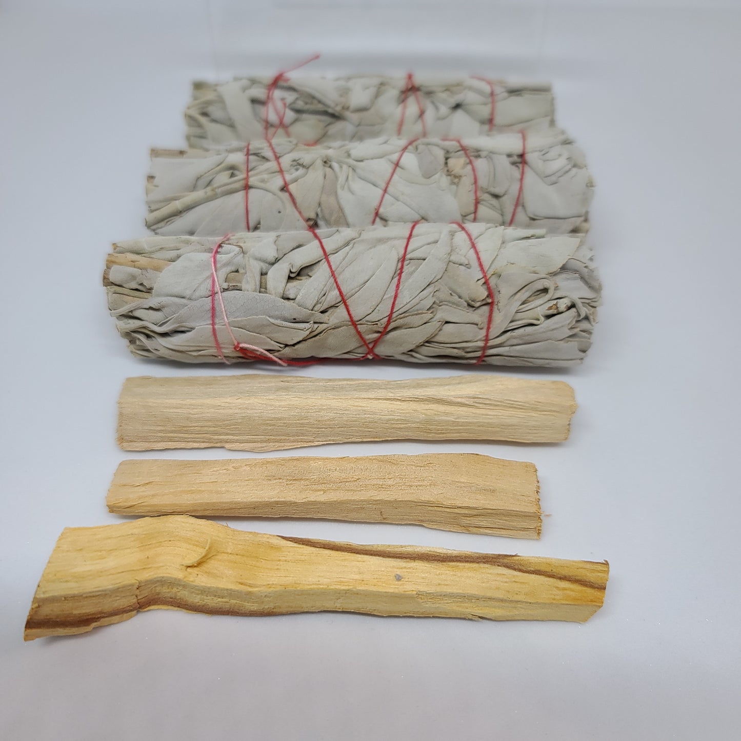 
                  
                    SMUDGE BUNDLE 3X White Sage Smudge Sticks & 3X Palo Santo Sticks Bundle - Alchemy Botanicals & Herbs Corp
                  
                